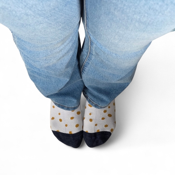 Mid Rise Bootcut Light Wash Jeans - Picture 7 of 16